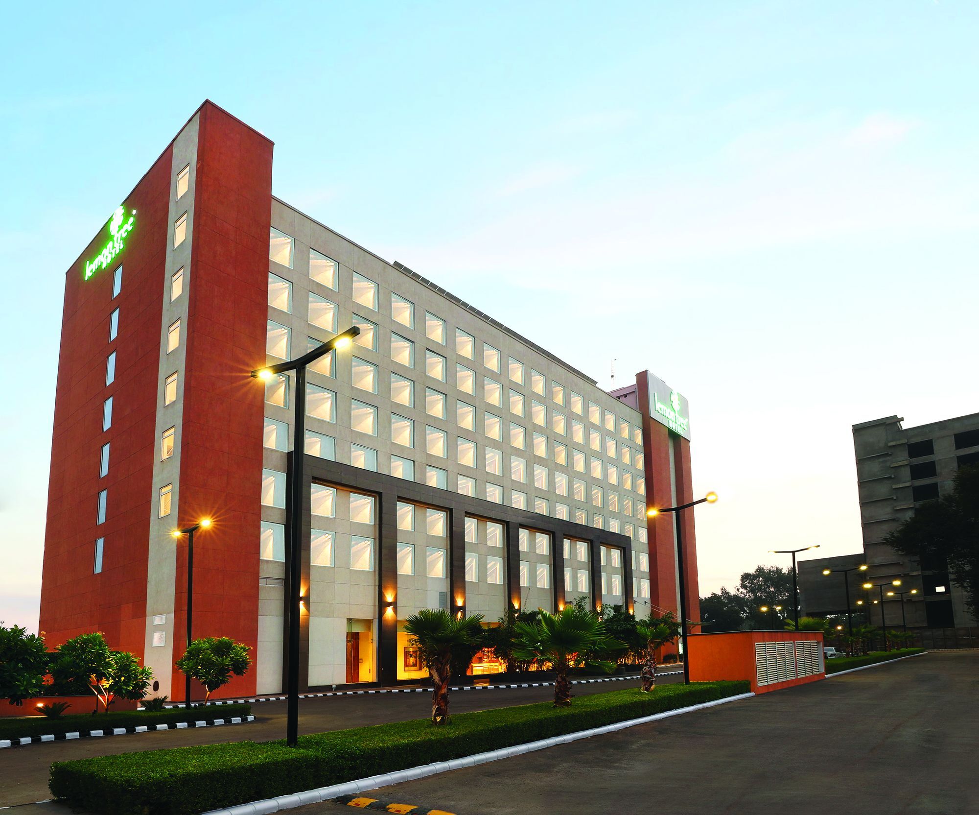 Lemon Tree Hotel Sohna Road Гургаон Екстериор снимка