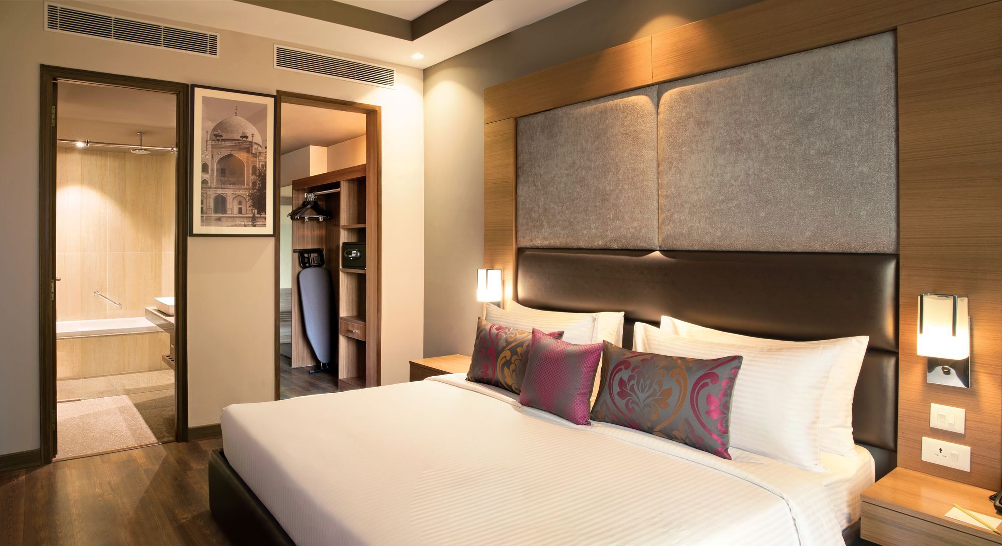 Lemon Tree Hotel Sohna Road Гургаон Екстериор снимка